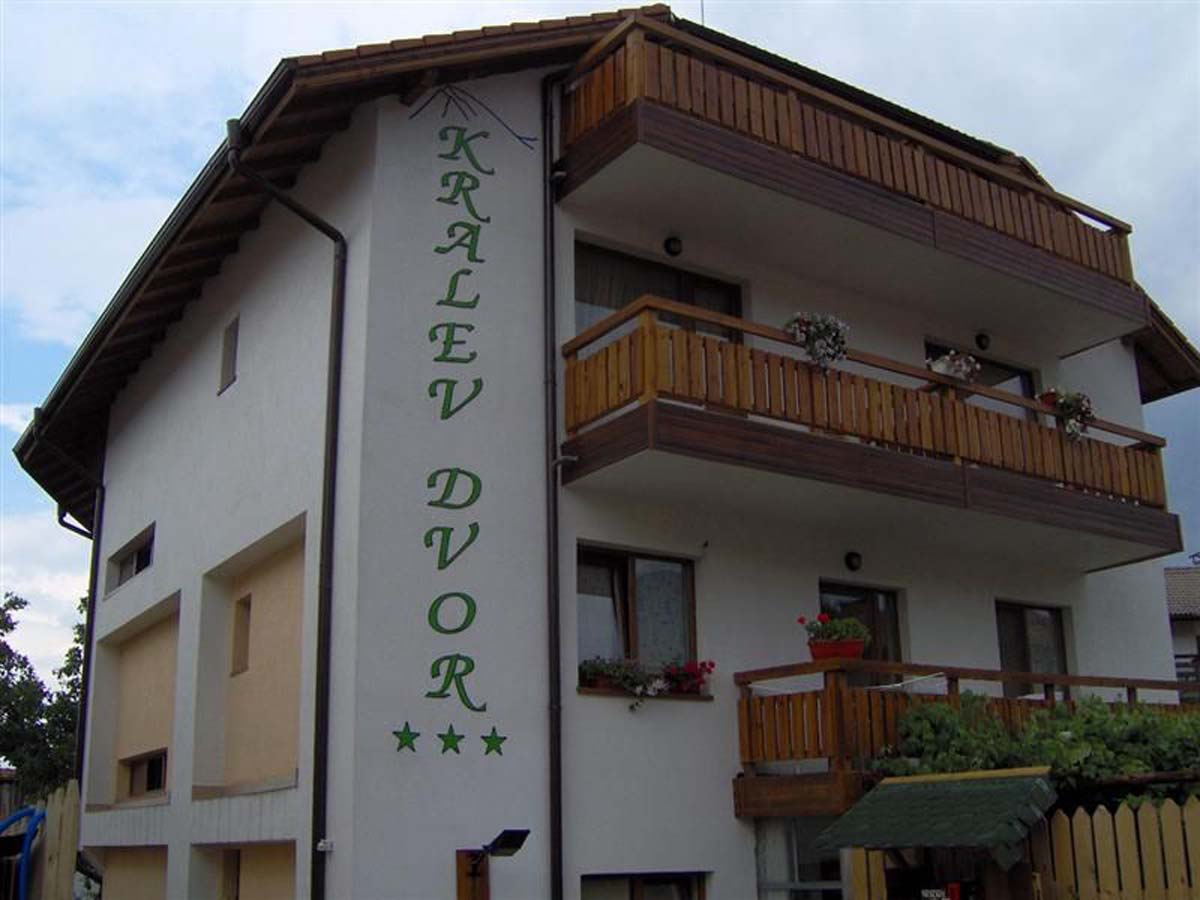 Kralev dvor