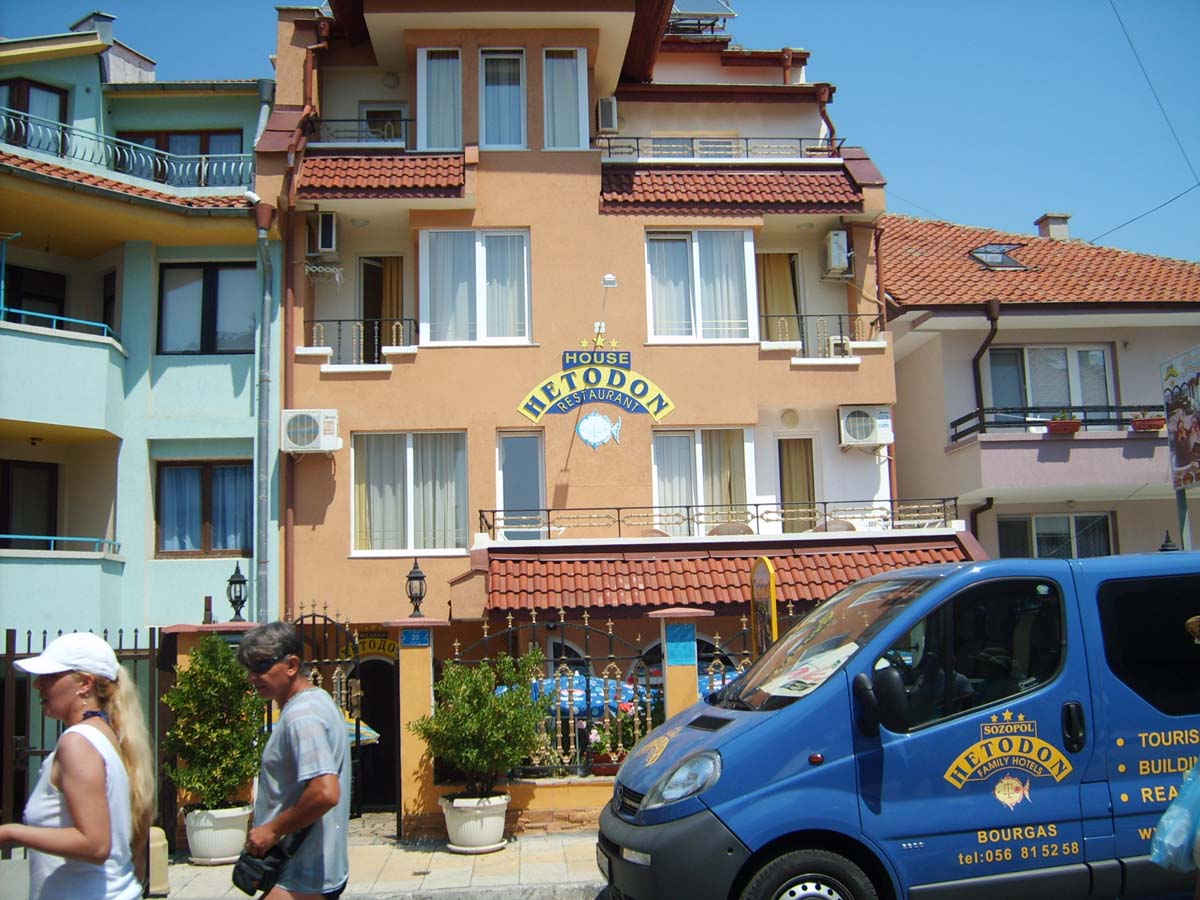 Hetodon House