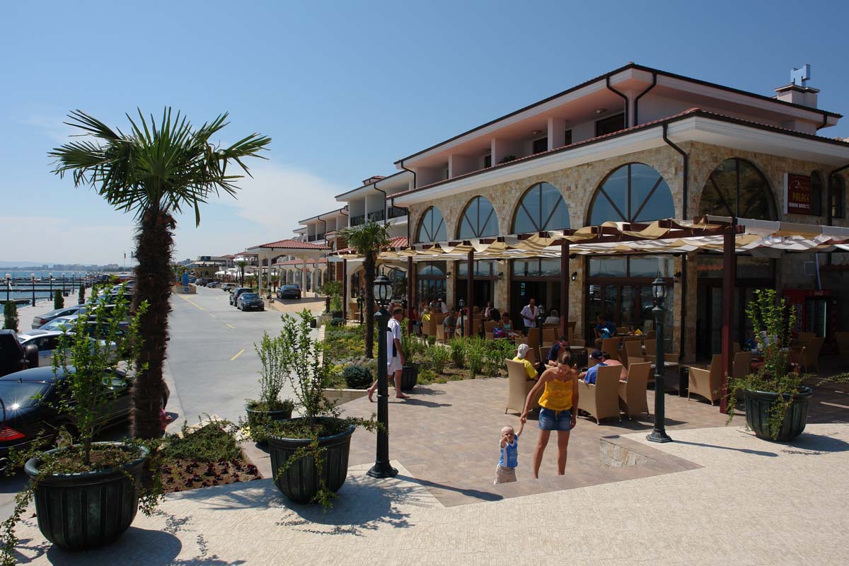 Palace Marina Dinevi
