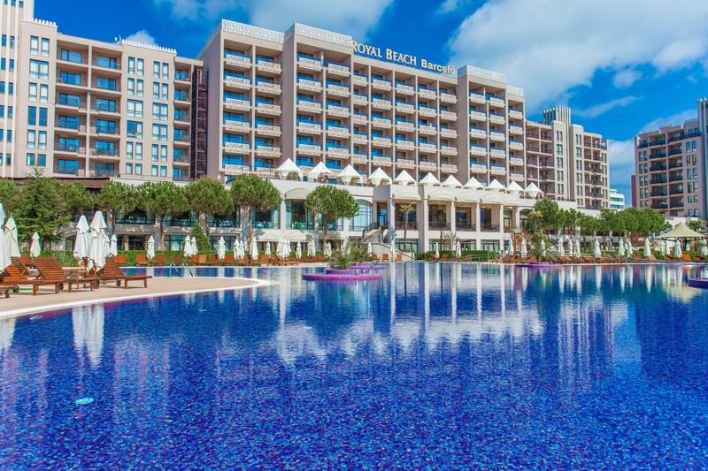 Barcelo Royal Beach